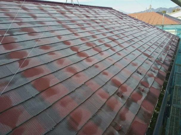 梅雨による屋根塗装への影響